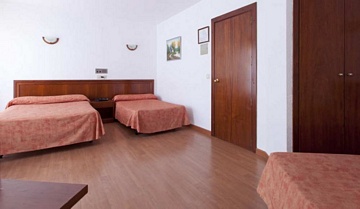 3 stars Hotel in Puig <br /> MotoGP Valencia circuit Cheste